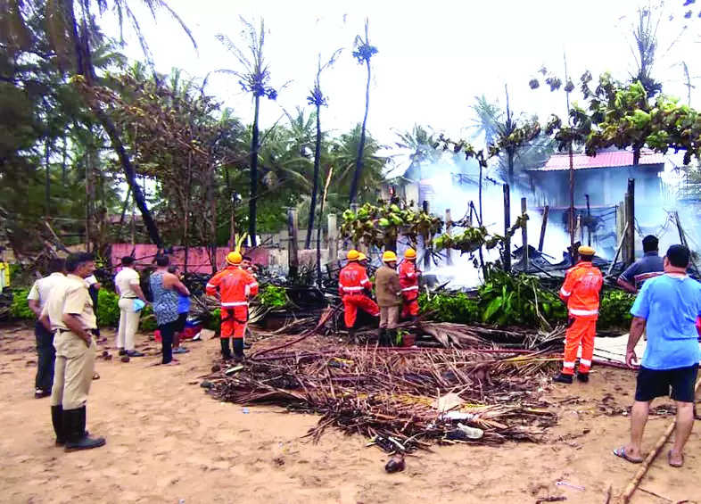 Carpenter killed, 2 resorts destroyed in Agonda beach fire