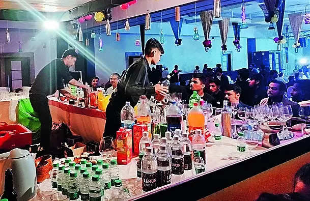 Excise dept cracks down on bars, sends notices to 47 in one week