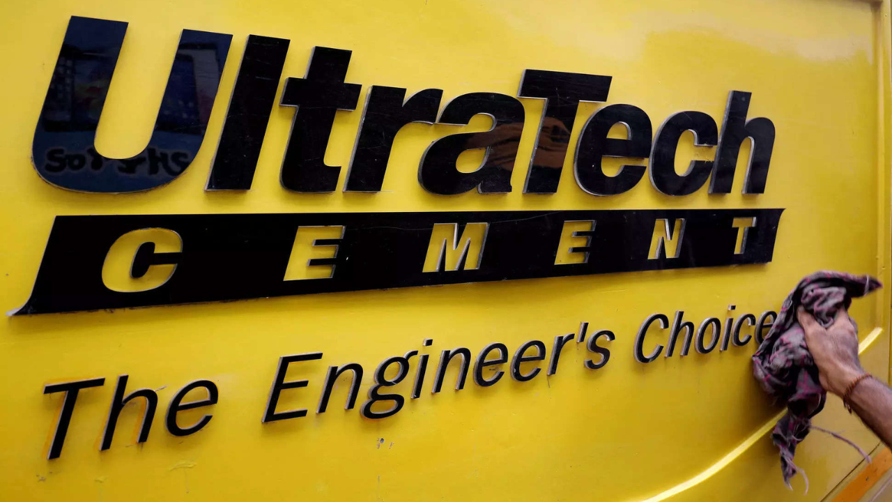 Birla’s UltraTech buys 23% in India Cements in mkt share race with Adani cos