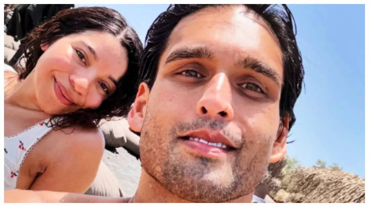 Sidhartha Mallya gives us a sneak peek into his romantic beach honeymoon with Jasmine in Greece; See pics | Hindi Movie News Filmymeet