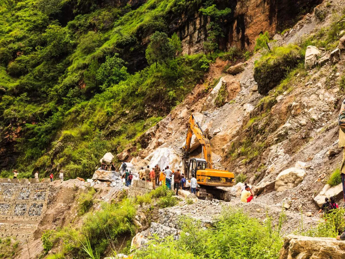 Landslide in Shimla after heavy rains; rescue operations on for stuck vehicles