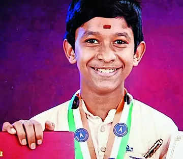 16-yr-old enters India Book of Records for memory power