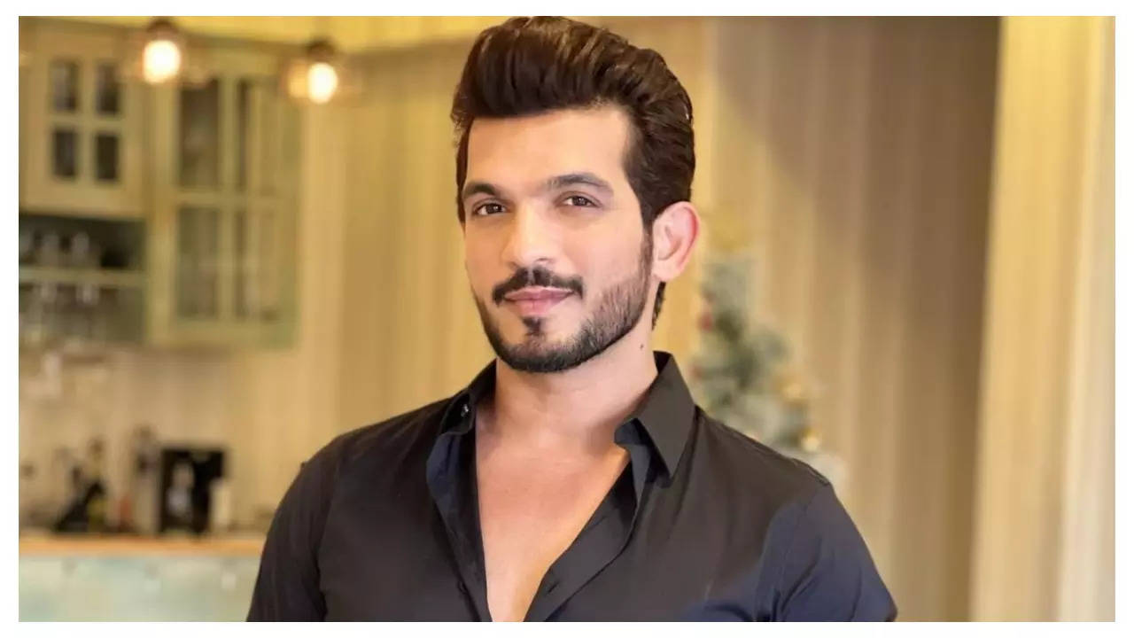 Exclusive - Arjun Bijlani on juggling between Pyaar ka Pehla Adhyaya: Shiv Shakti and Laughter Chefs: It gives me a chance to explore different aspects of emotions