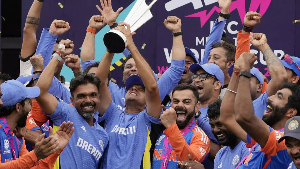 Dravid wins the first World Cup of his career in farewell match
