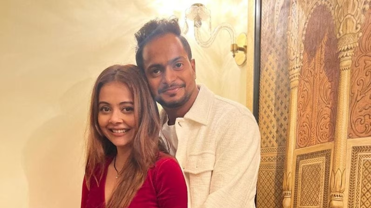 Devoleena Bhattacharjee pens a long note slamming those who spread her pregnancy rumours, writes 'This is my personal space, and you are not invited to bother me'