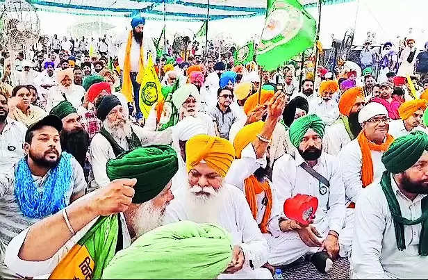 Farmer union activists shut cabins of Ladhowal toll plaza