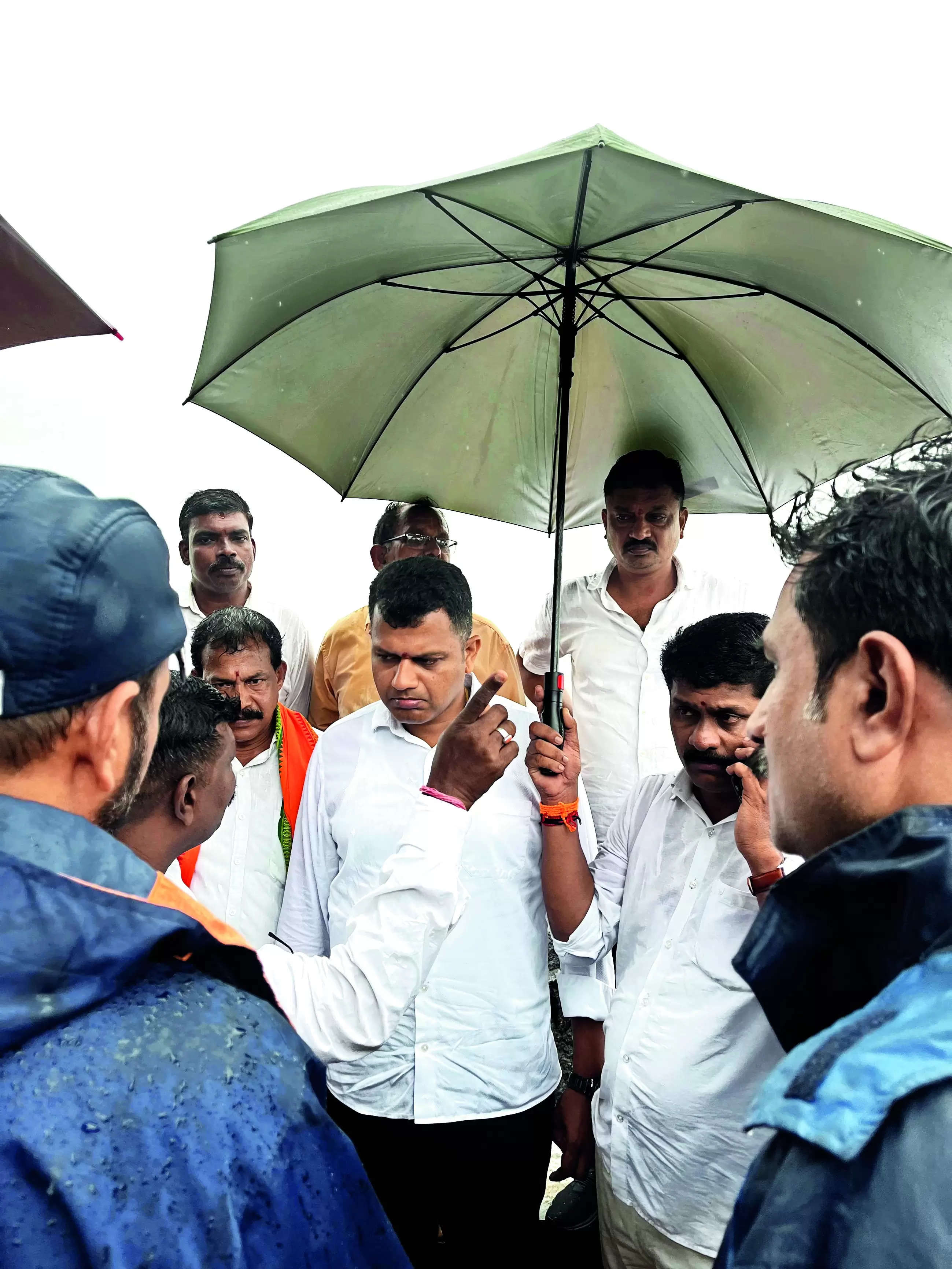 MP Capt Brijesh Chowta visits rain affected areas in Ullal