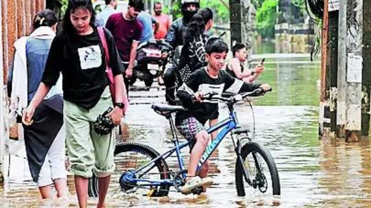 Deluge hits 4 lakh more in Assam, mudslides disrupt LAC connectivity