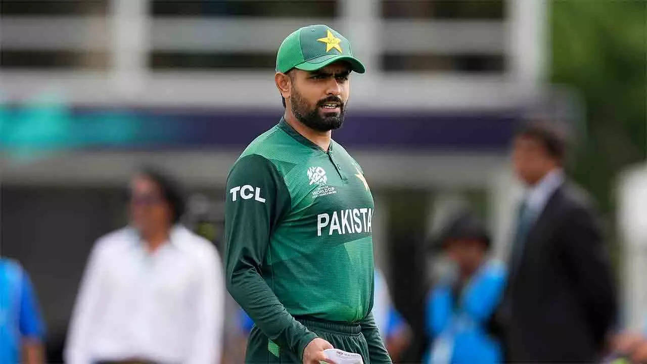 Babar Azam can't fit in any top international side: Shoaib Malik