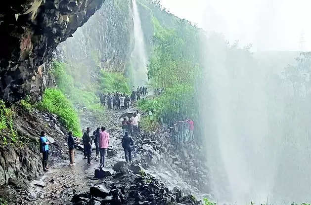 Private waterfalls in Maha draws tourists from K’taka
