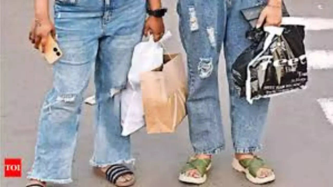 For 2nd day, Mumbai college turns away students defying dress code