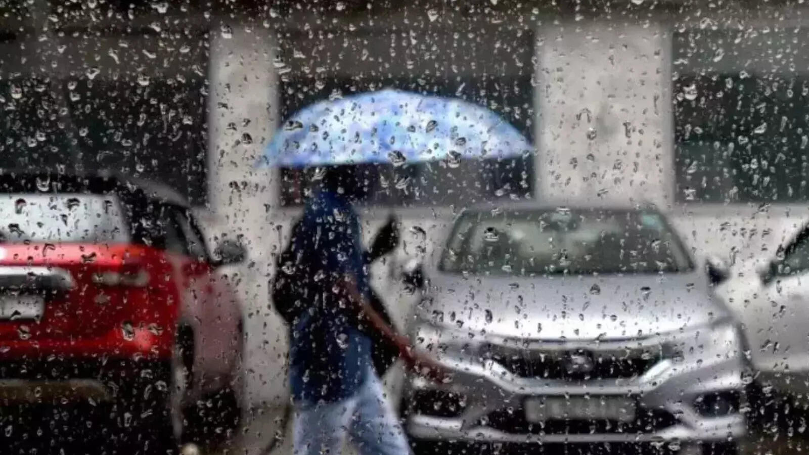 Parts of Delhi-NCR receive rains, minimum temperature 29&deg; Celsius