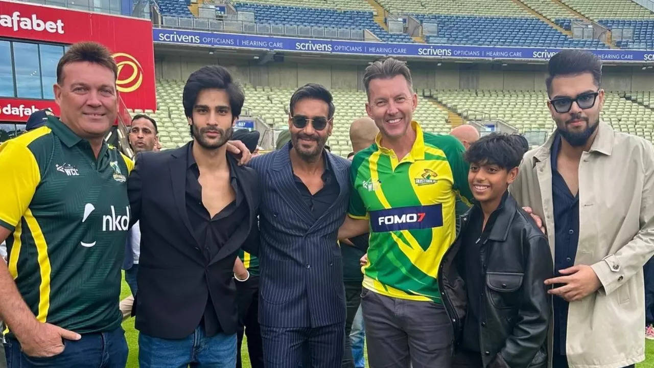 Ajay spends 'legendary time' with Bret Lee, Jacques Kallis