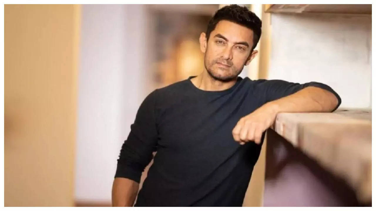 When Aamir Khan commented on Bollywood's pay disparity: 'Yes, heroines work very hard, but so do cameramen' | Filmymeet