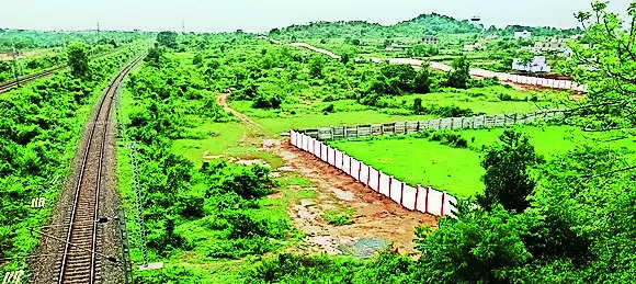 Fencing of railway tracks in last phase, says Dhanbad DRM