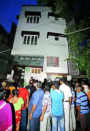 After ‘break-up’, youth shoots at girlfriend, kills self in guest house
