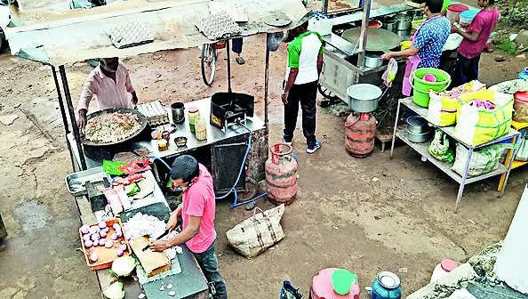 Avoid street food during monsoon, advise doctors