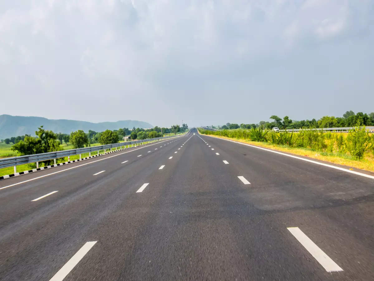 Exploring India's finest expressways: A journey through engineering marvels