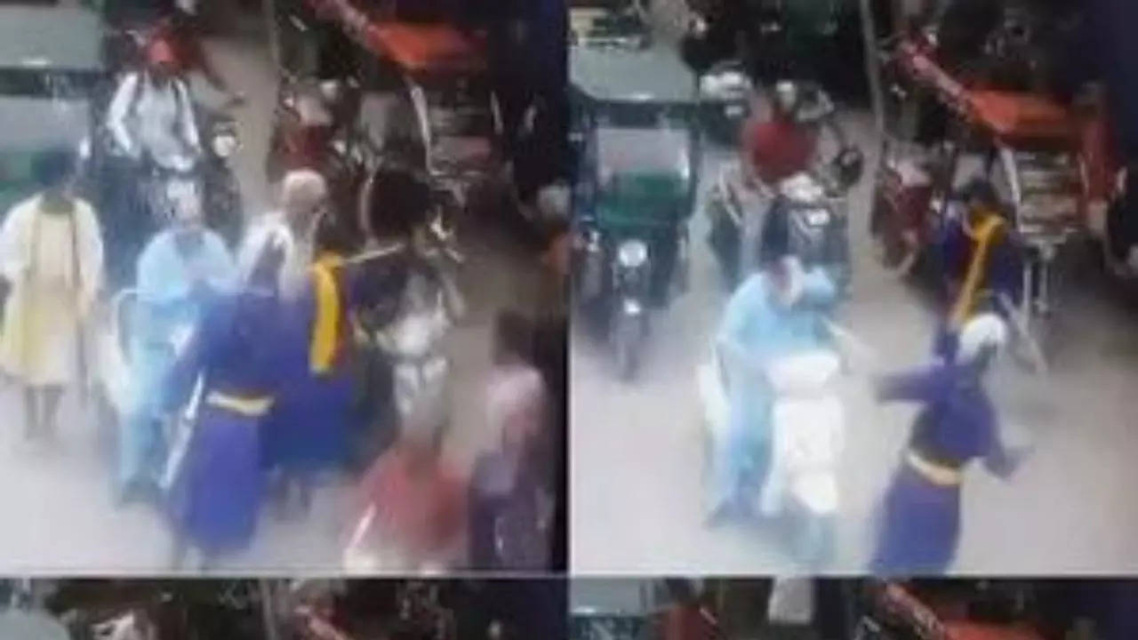 Nihangs attack, injure Sena neta in Punjab, guard suspended