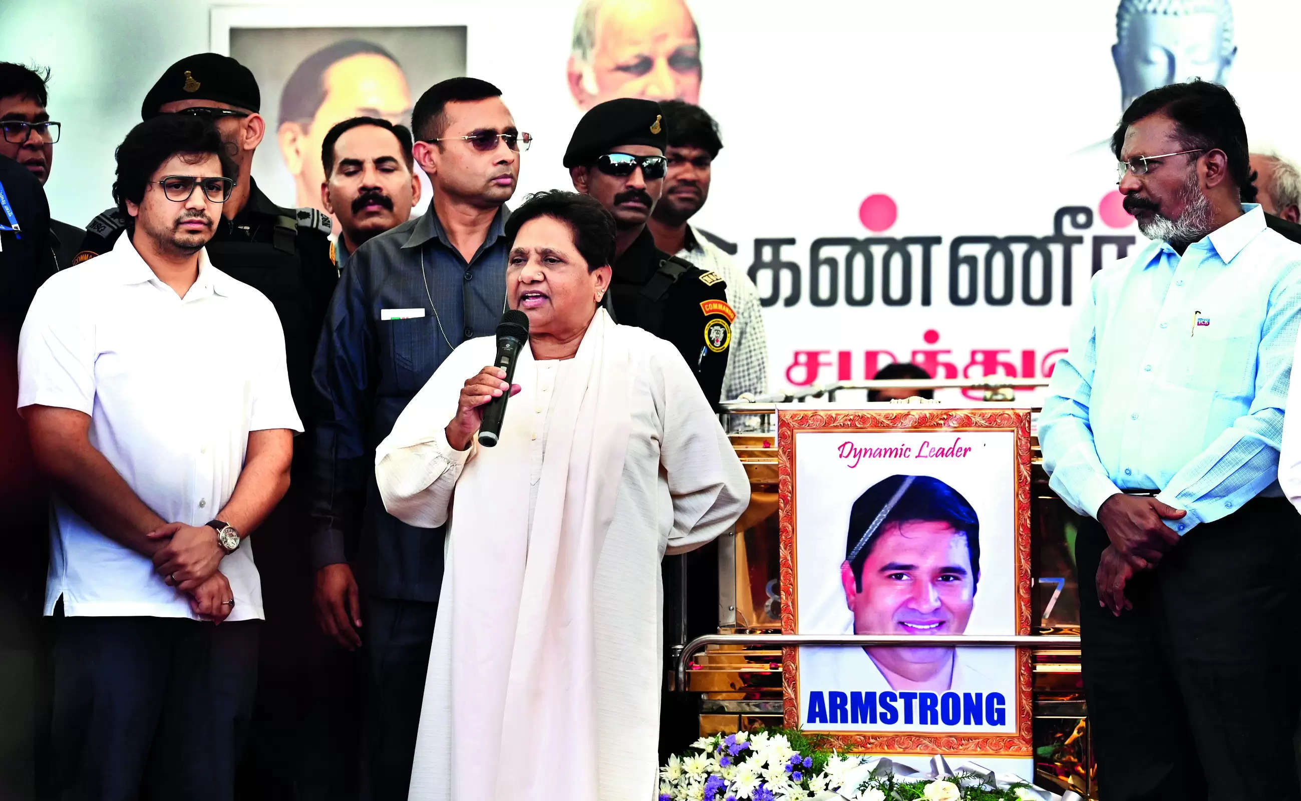 BSP leader Mayawati Mayawati calls for CBI probe into murder