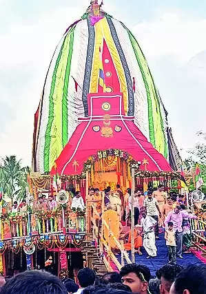 Odisha: 50,000 pull 72-ft-high chariot in Keonjhar