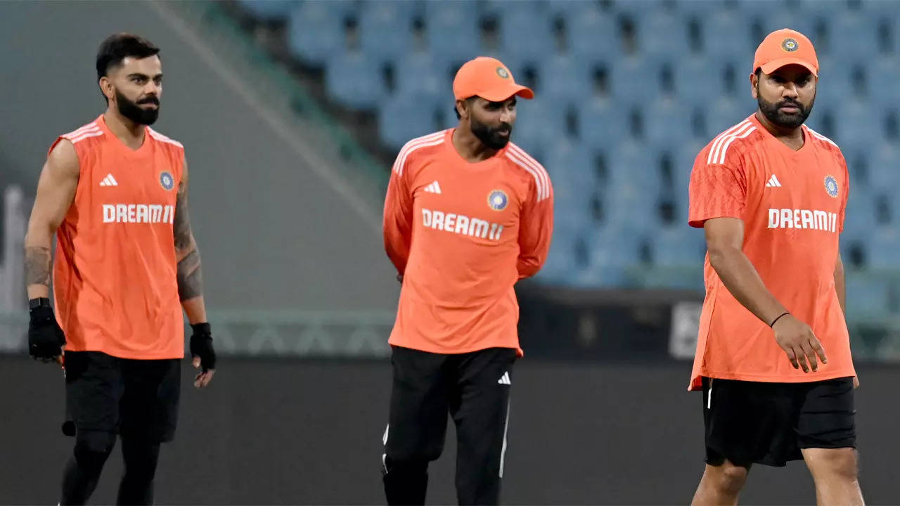 'They should have...': Vaughan takes a sly dig at Virat, Rohit & Jadeja