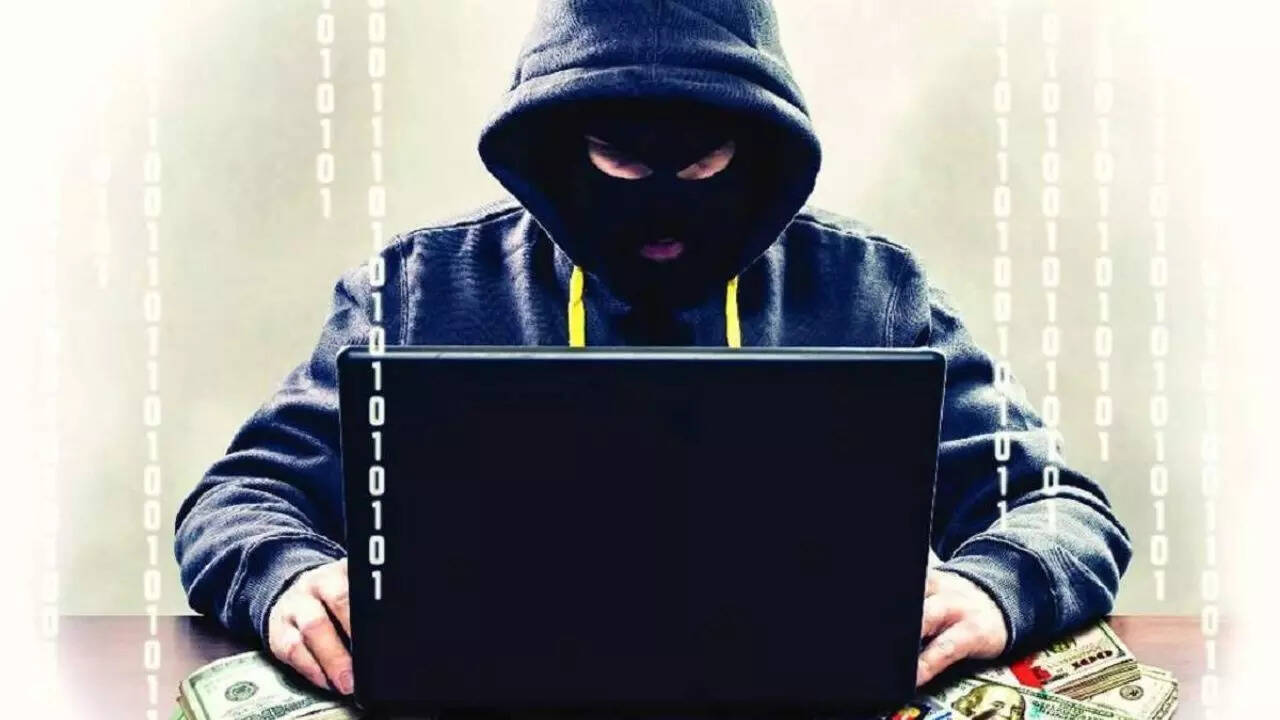 3,000 Indians used as slaves: Chinese scammers force Indian women to make nude calls back home