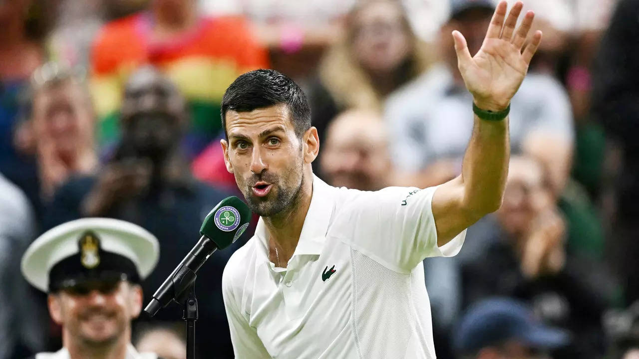 Djokovic blasts fans' 'disrespect' after reaching quarters - Watch