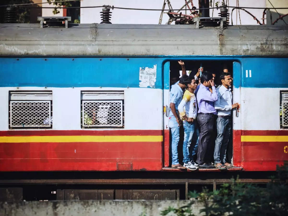 7 local train stations in Mumbai to be renamed; checkout the new names