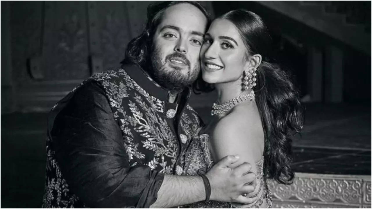 Anant Ambani and Radhika Merchant Wedding LIVE Updates: Nita Ambani flaunts daughter Isha's heart-shaped diamond ring at Anant-Radhika's Sangeet Filmymeet