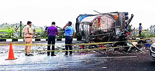 Unnao accident: Cops in Delhi to nab bus operator