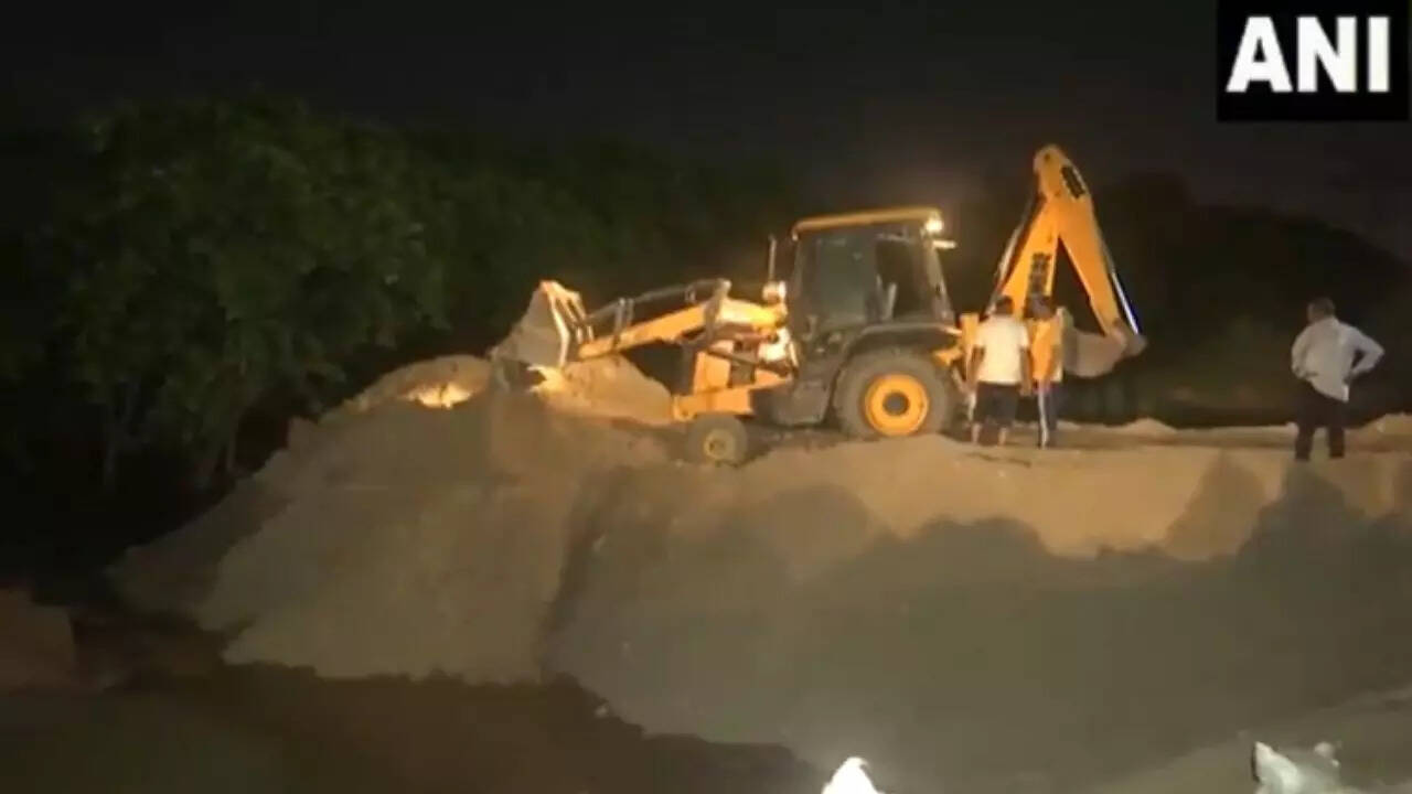 Kanjhawala Village, New Delhi Map, Property Rates, Projects, Photos