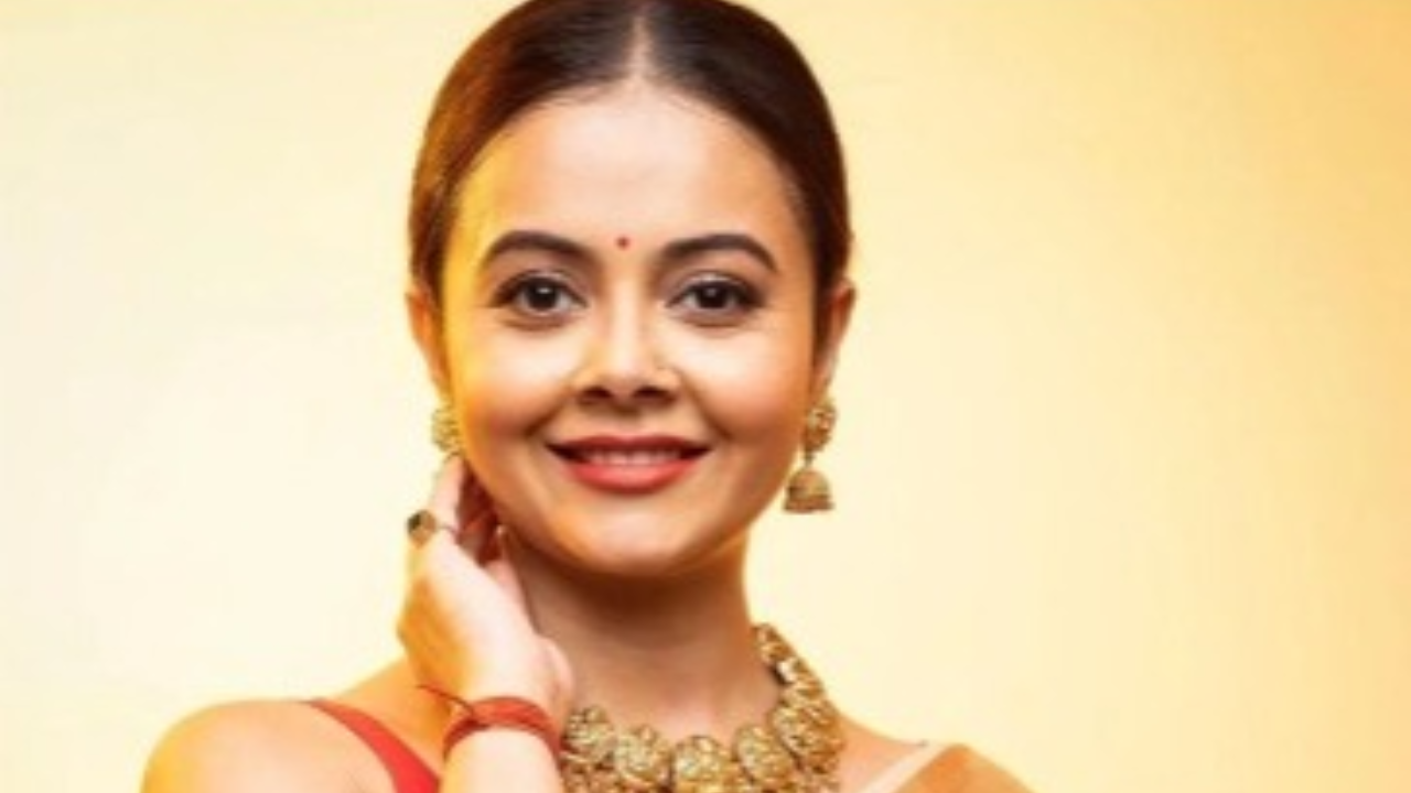 Devoleena Bhattacharjee reveals how her confusion over playing Chhathi Maiyya in Chhathi Maiyya Ki Bitiya was resolved: I felt that God wanted me to portray this role