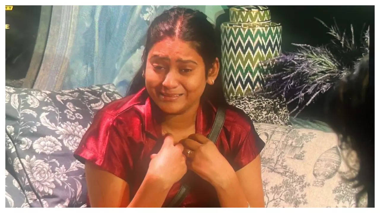 Bigg Boss OTT 3: Shivani Kumari breaks down emotionally talking about her troubled childhood and life; says 'Mummy ne humko kabhi pyaar nahi kiya'