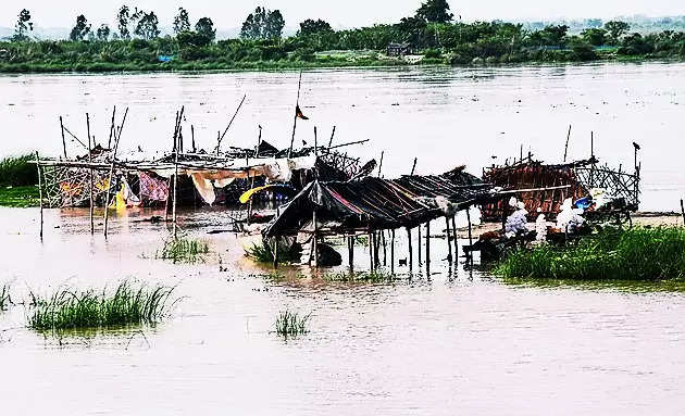Ganga level rising in Unnao, inches towards danger mark