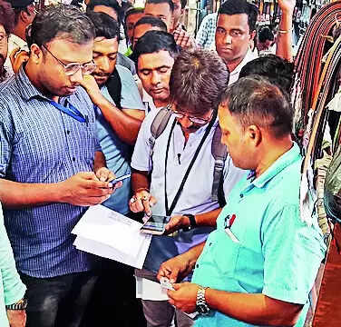Surprise checks to rein in ‘ghost’ hawkers