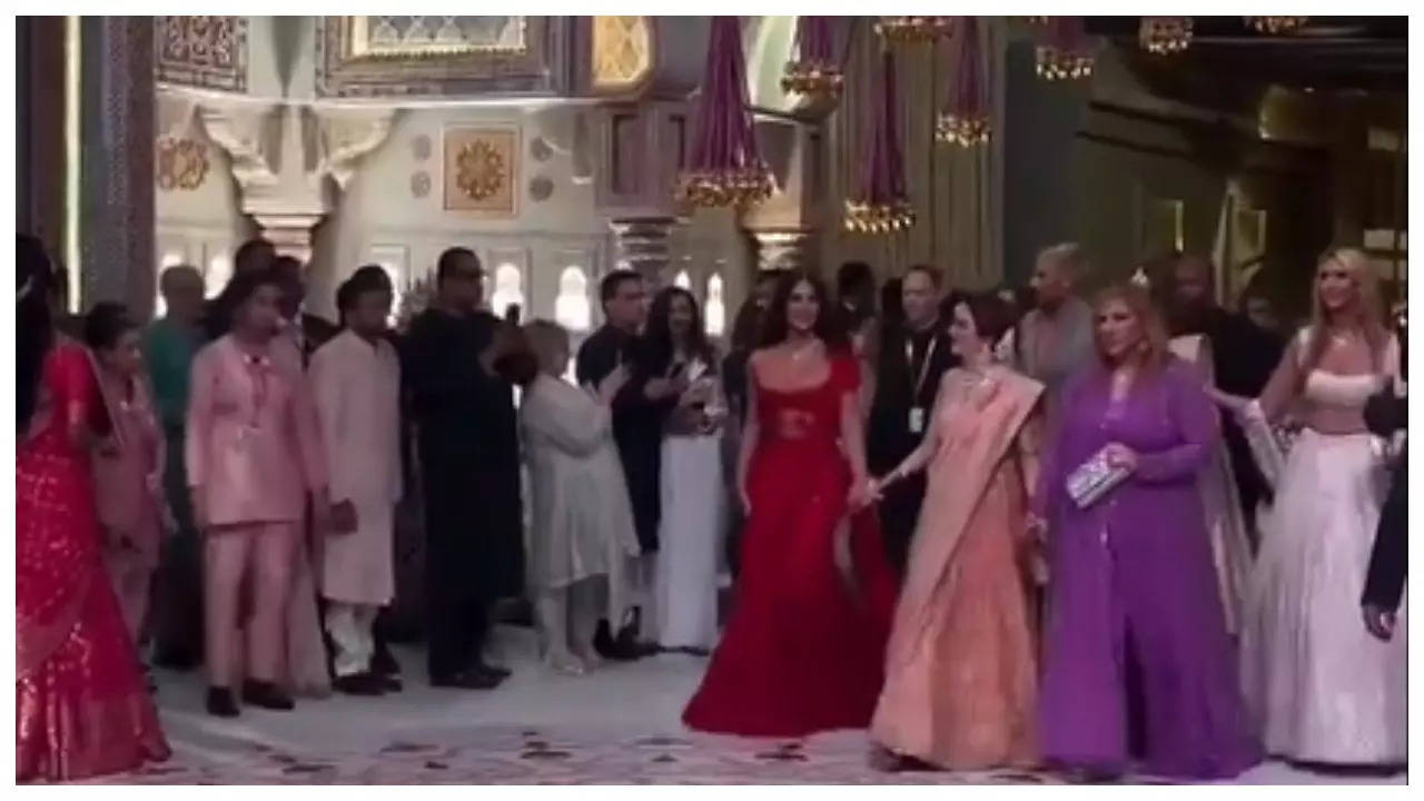 Anant Ambani-Radhika Merchant wedding: Nita Ambani welcomes Kim Kardashian to celebrations; makes grand entrance walking hand-in-hand | Filmymeet