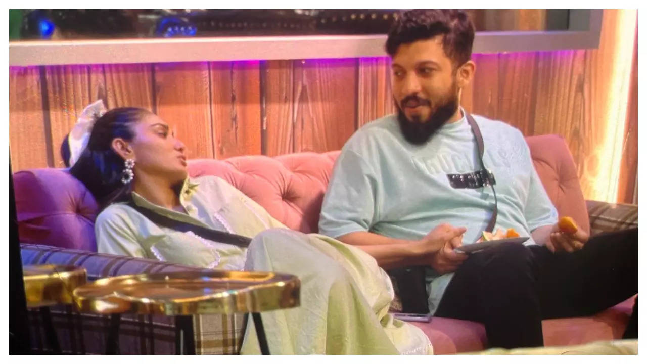 Bigg Boss OTT 3: Is something brewing between Sana Makbul and Naezy? the duo captured holding hands