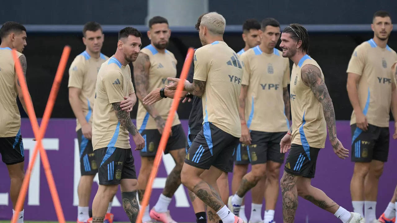 Copa America final: Argentina seek 'triple crown'