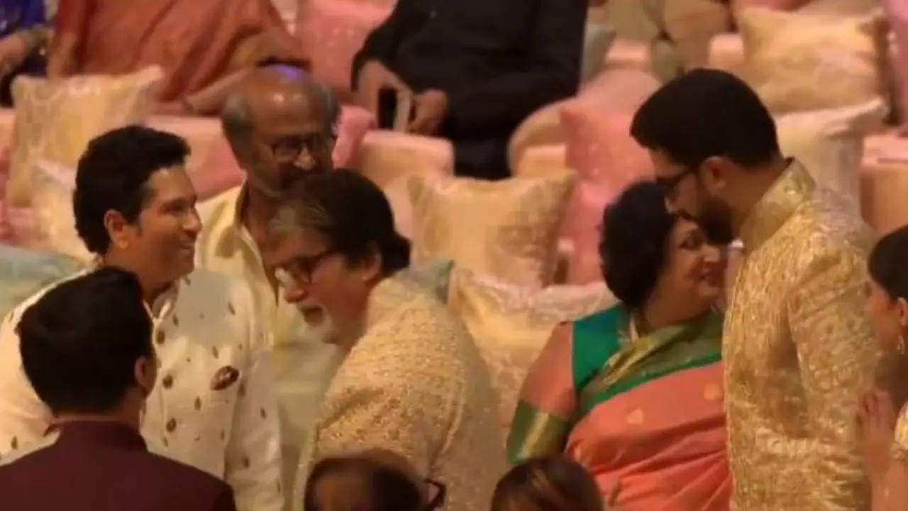 Sachin Tendulkar touches Amitabh Bachchan's feet, hugs Abhishek Bachchan at the Ambani wedding; netizens gush over Rajinikanth, Big B, and Master blaster in one frame - WATCH video | Hindi Movie News Filmymeet