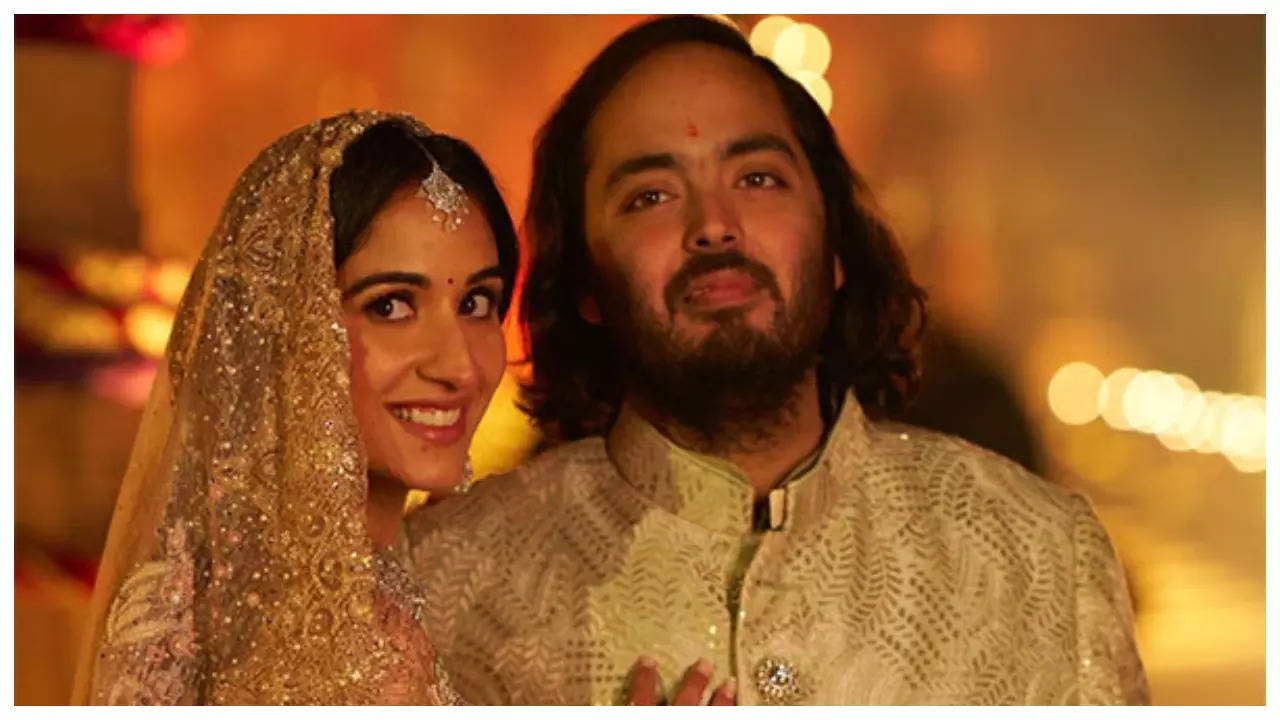 Anant Ambani and Radhika Merchant Wedding LIVE Updates: PM Modi blesses the newlyweds during the 'Shubh Aashirwad' ceremony Filmymeet