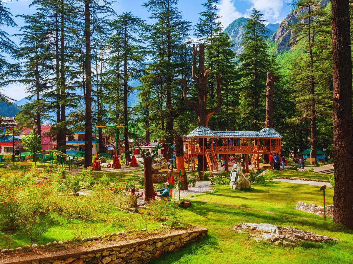 5 reasons why you must pack your bags and head to Kasol in August