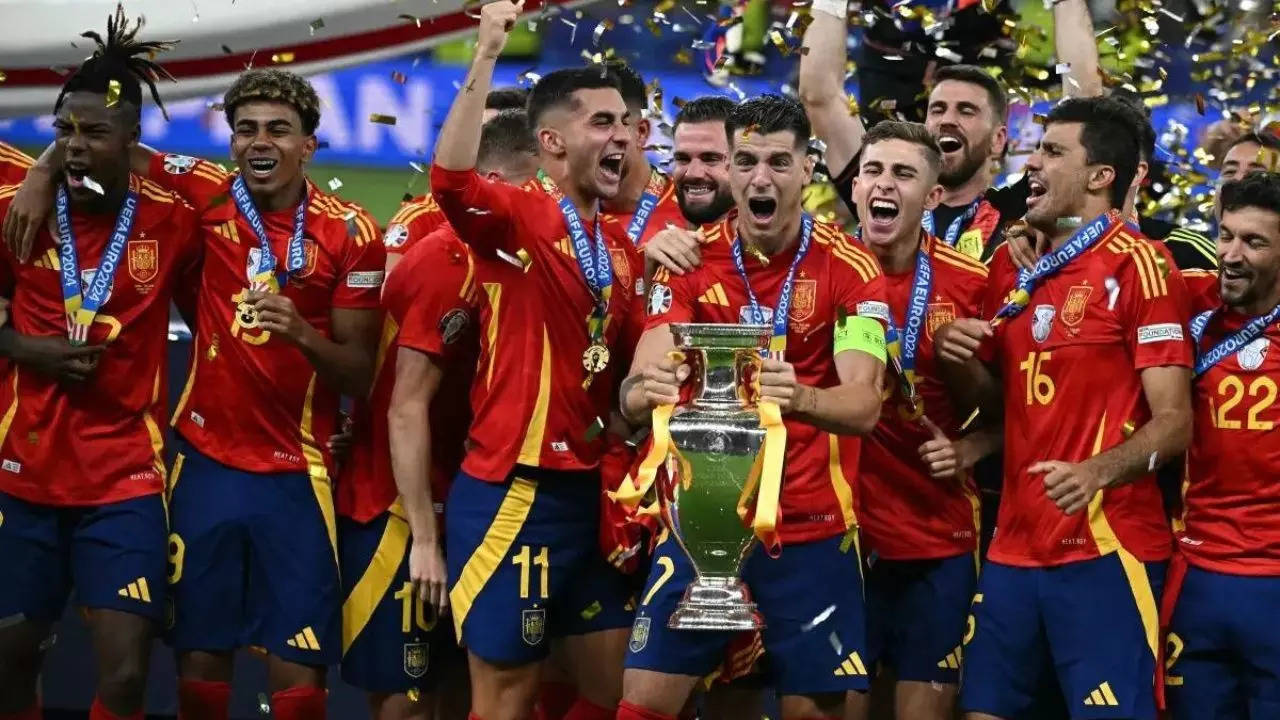 Spain beat England to clinch record-breaking Euro title