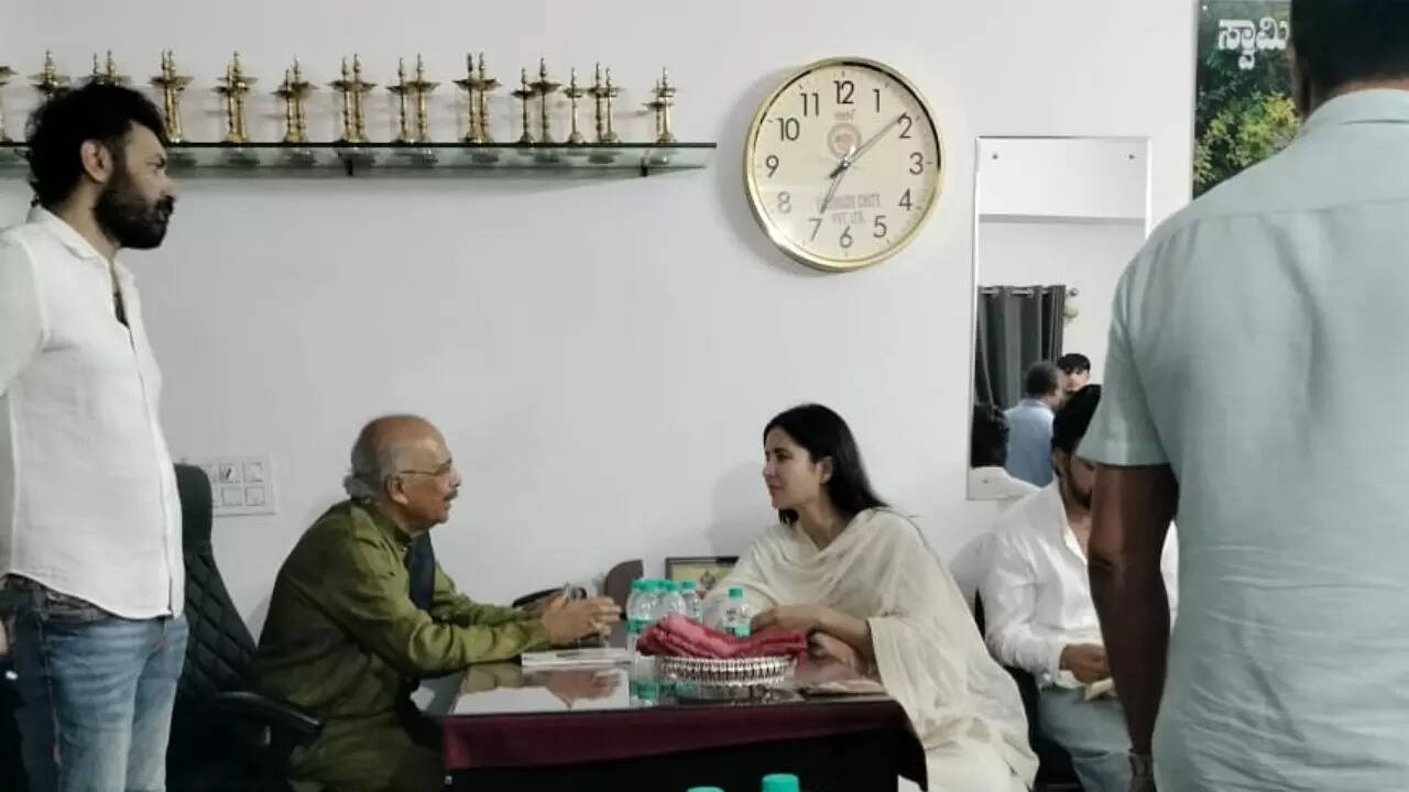 Katrina visits Kuttaru Koragajja temple in Mangaluru