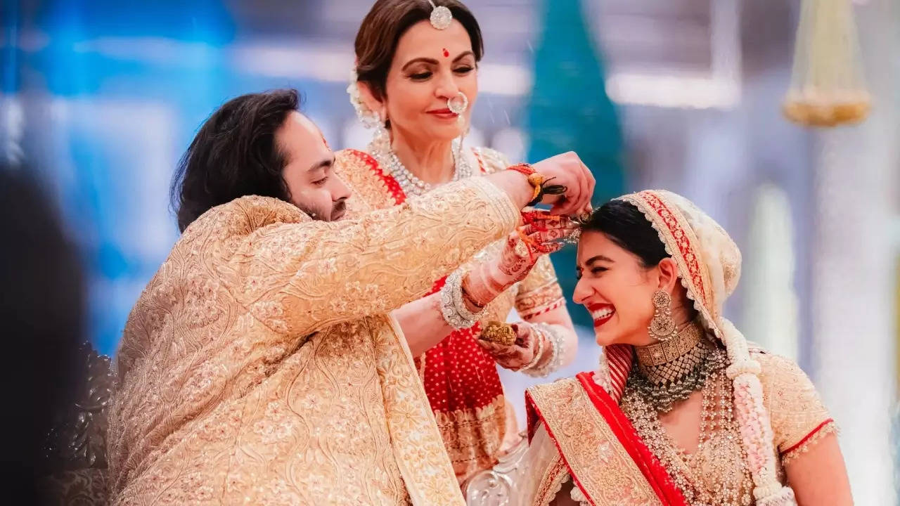 Newlyweds Anant Ambani and Radhika Merchant thanks media and guests for attending their wedding: ‘Hame aashirwad dijiye’ | Filmymeet