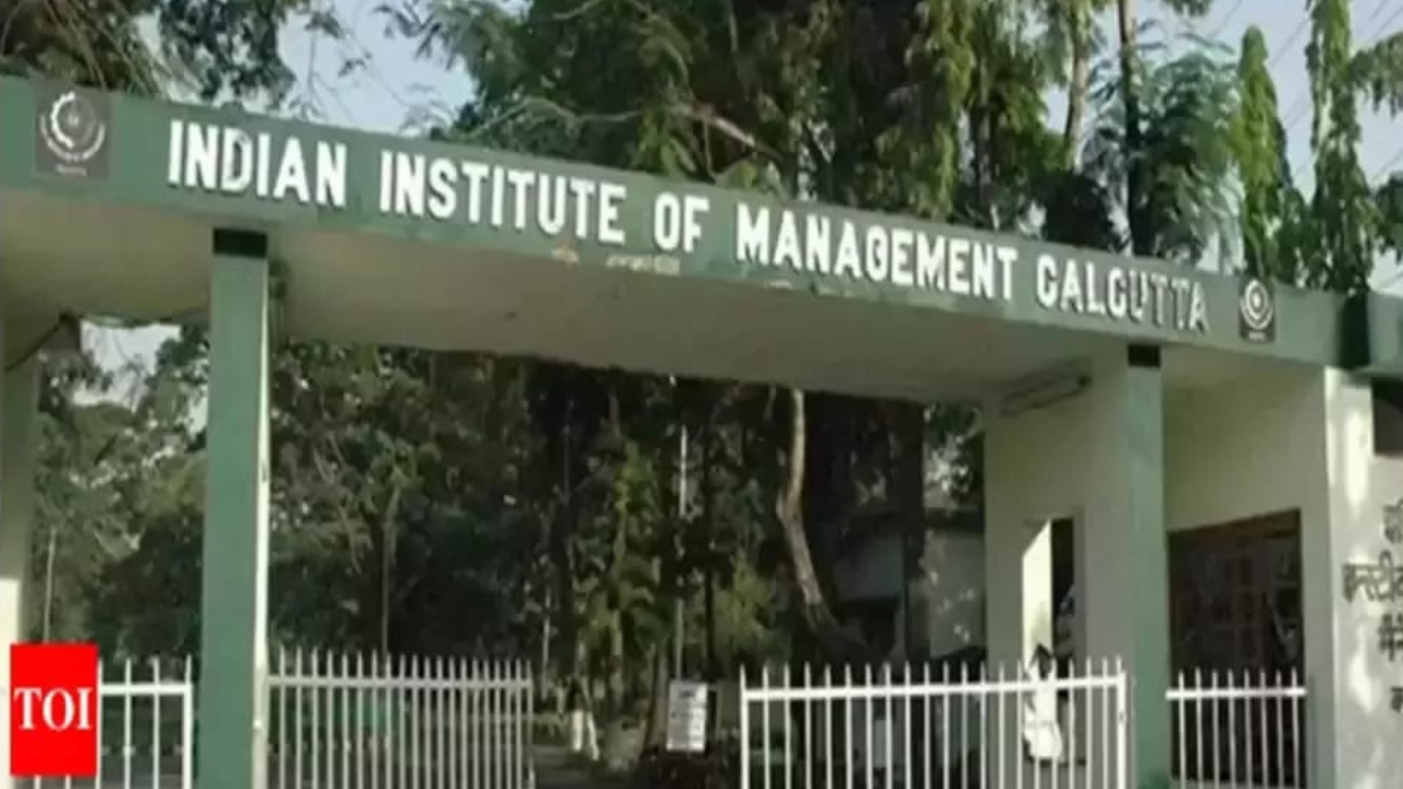 4 out of 10 students in this year’s IIM-C batch non-engineers, more than a 3rd women