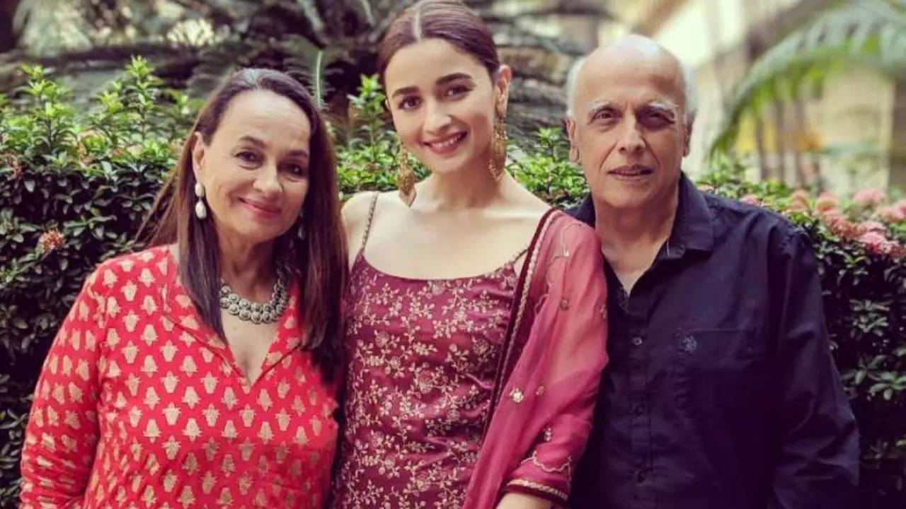 Did you know as a kid Alia Bhatt didn't watch her parents' movies? Here's why | Hindi Movie News Filmymeet