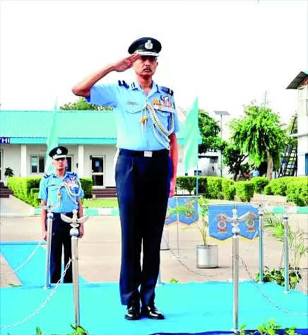 Air Marshal Vijay Kumar Garg visits Kanpur Air Base