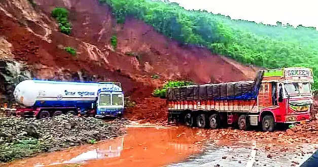 Monsoon fury leaves 10 dead in Uttara Kannada; roads, bridges, houses damaged in Hassan, Chikkamagaluru