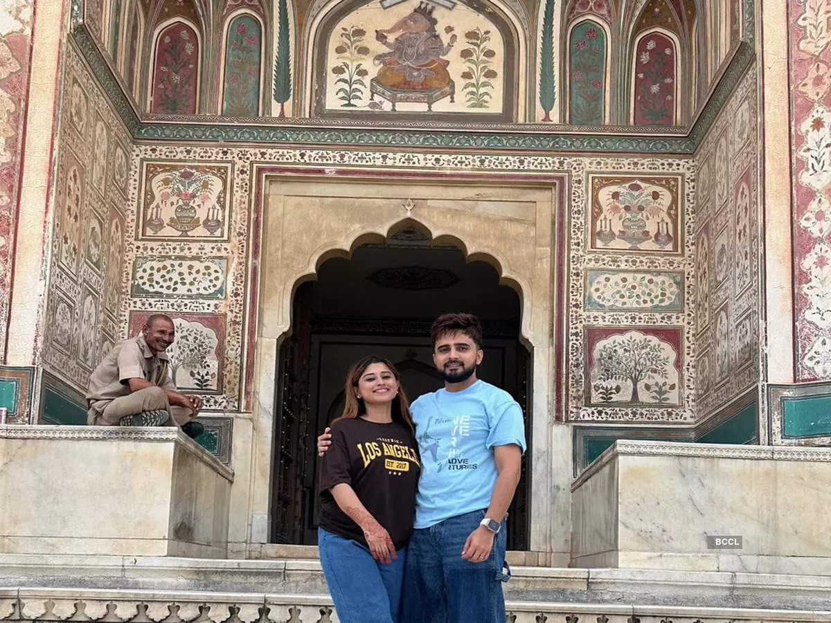 Dal-bati-churma, lassi & a trip to Taj Mahal: Somi Khan turns tourist guide for Adil Khan Durrani